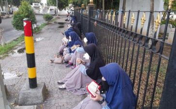 mui banten fatwa haram baca quran di trotoar